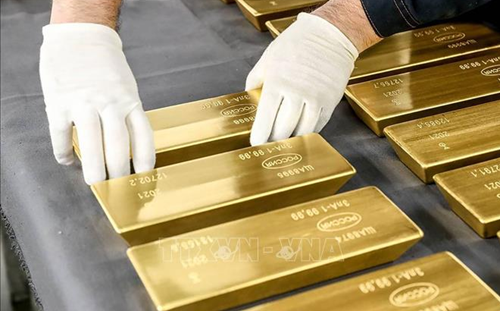 Giá vàng thế giới tăng lên mức kỷ lục mới